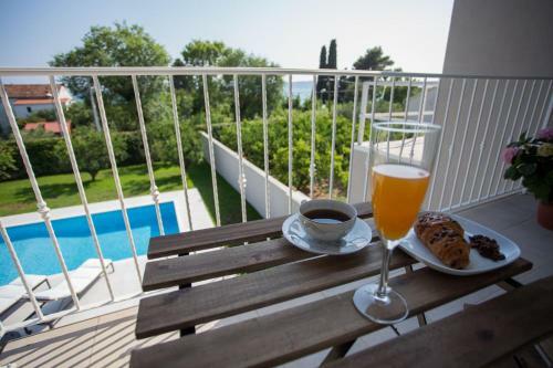 Villa Elysium - Beautiful Family House With Heated Pool
