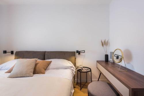 Villa Auni Grey - Heated Pool - Rooftop - Seaview - Beach