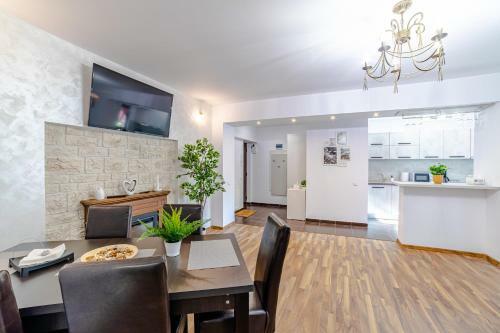 Mikras Luxury Apartment
