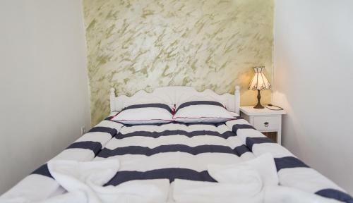 Swiss Apartment - 1 Minute Walk From Main Square