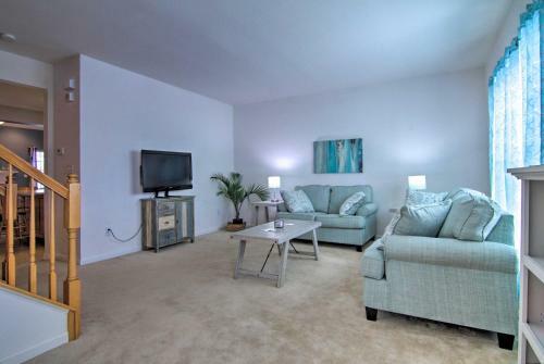Spacious Millville Townhome About 3 Mi To Beach!