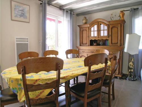 Holiday Home Le Champ St. Pere Le Bois Merlet