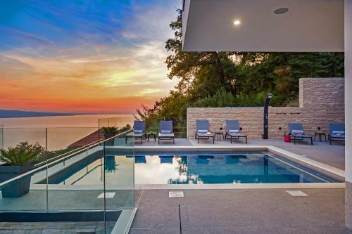 Villa Dispet With Heated Pool, Jacuzzi, Sauna And Cinema