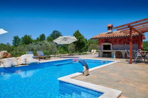 Villa Relax House Surrounded By Olives And Vineyard