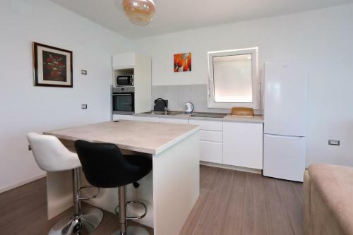Apartmani Marina S Pogledom, Suko?an
