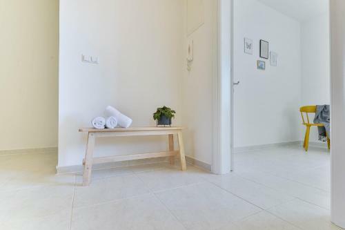 New! Beachfront Villa Klaudija, Suko?an