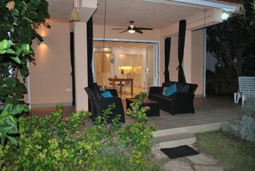Direct Seafront Villa