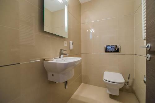 Apartamento Charming 2-bedroom, Silver Mountain, A Building