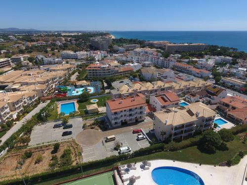 Apartamento T1 (2-4 Per.)com Piscina, Perto Da Praia