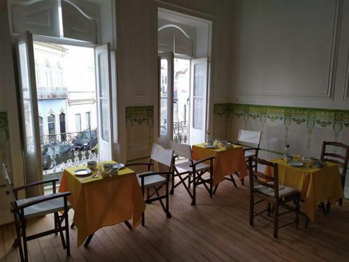 Hostal Olh�omirante Guesthouse