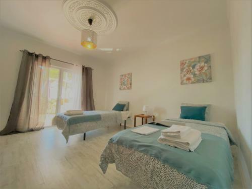 Superb Villa In Baleal W/ Patio, Parking & 5 Brs
