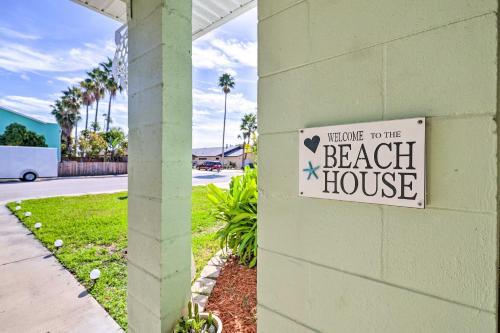 Cute And Cozy Florida Duplex Walk To Beaches!