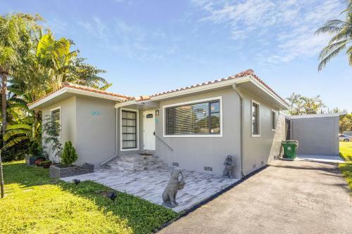 Amazing Escape Close To Dania Beach! Home