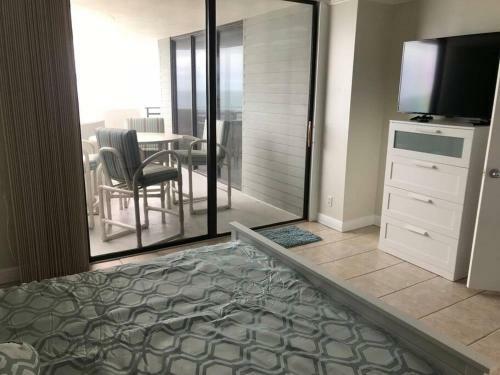 Apartamento Direct Ocean Front Condo With Magnificent Sunrises