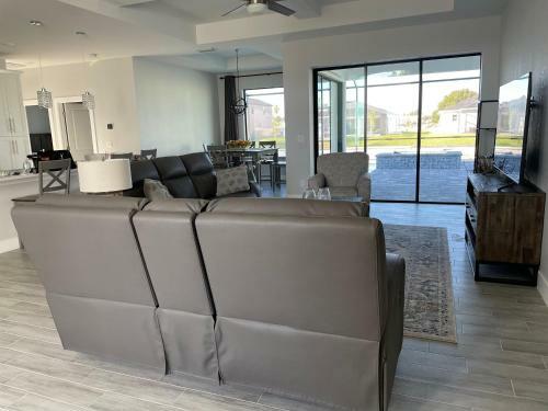 Villa Skyline Cape Coral, Private Heated Pool And Spa