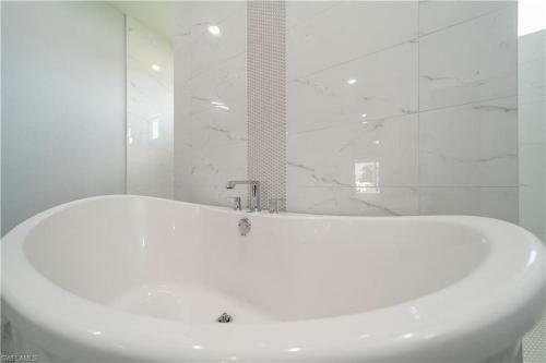 Villa Skyline Cape Coral, Private Heated Pool And Spa