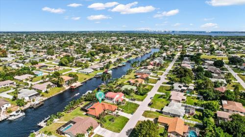 Direct Access Waterfront Villa With Heated Pool & Spa Edgewater Escape Roelens Vacations