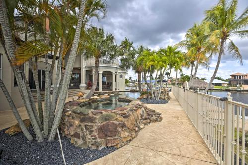 Luxe Cape Coral Escape With Boat Dock And Cabana!