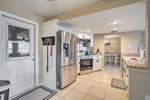 Stunning Cape Coral Home With Boat Dock And Pool!