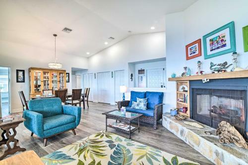 Tranquil Home With Private Yard And Fishing Dock!