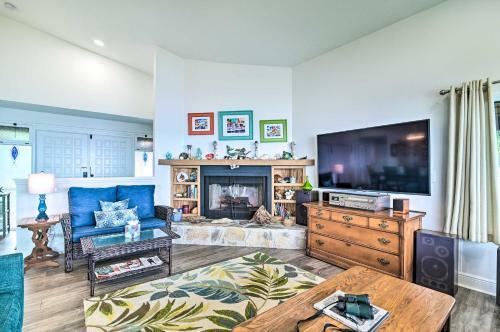 Tranquil Home With Private Yard And Fishing Dock!