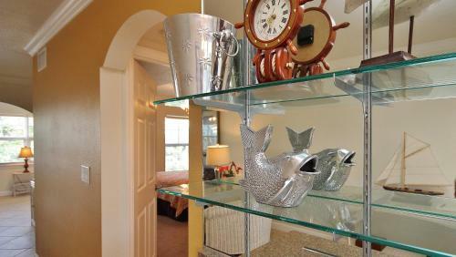 Barefoot Beach Resort By Teeming Vacation Rentals