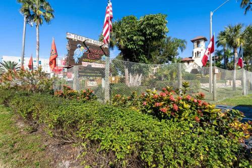 Charming Beach Front Cottage With Stunning Unset Views Pets Are Welcome Here Bella11