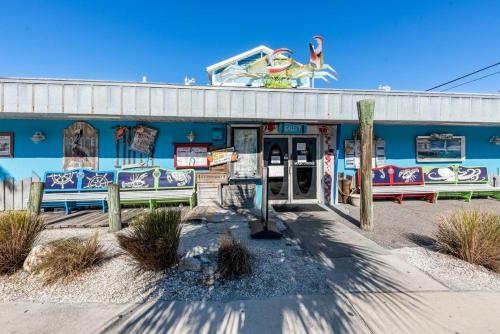 Charming Beach Cottage With Stunning Unset Views Pets Are Welcome Here Bella8