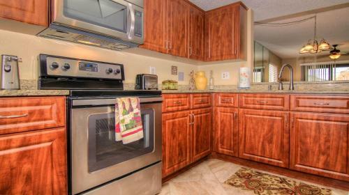 Sand Castle North 201 By Teeming Vacation Rentals