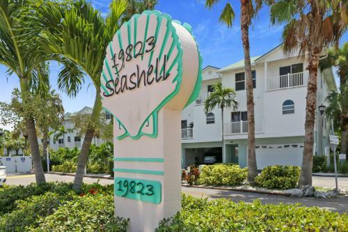 Sea Shell 24 -charming Townhome Near The Beach With Pool And Bbq