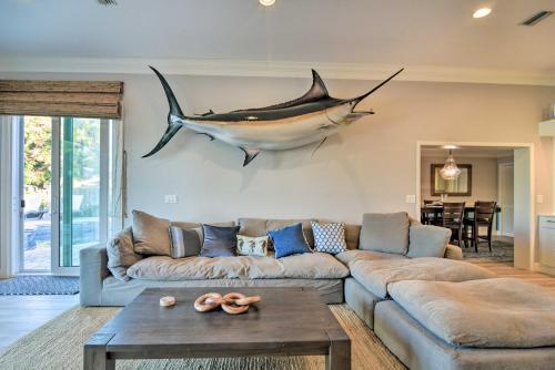 Chic Waterfront House With Pool, Spa And Dock!