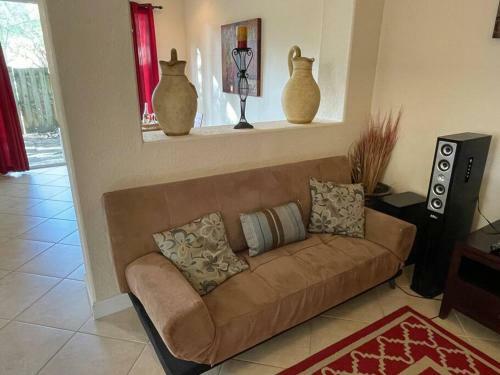 King Bed Home Near Keys, Miami Beach, Everglades
