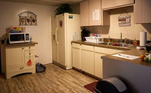 Hostal Room In Apartment - Pleasant Days Bb Manatee Room