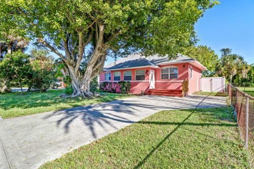 7831 Estero Blvd