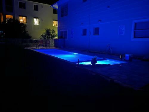 Apartamento 1 Beach Access, Close To Time's Square, On Water