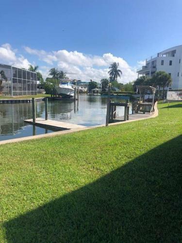 Apartamento 2 Beach Access, Close To Time's Square, On Water