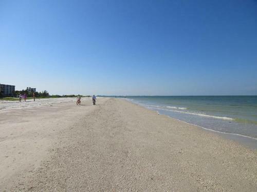 Estero Beach & Tennis 204b By Kathy Nesbit Vacations