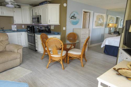 Estero Beach & Tennis 701b By Kathy Nesbit Vacations