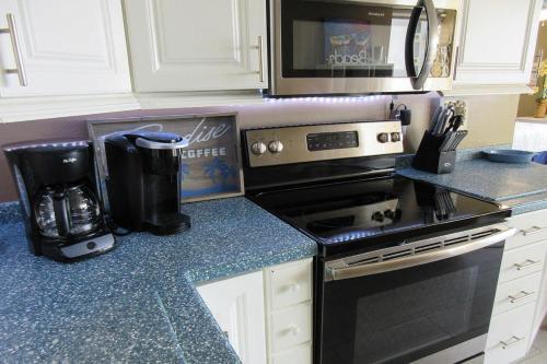 Estero Beach & Tennis 701b By Kathy Nesbit Vacations