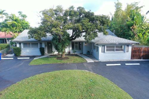 The Waterman's Retreat- 3 Bedroom Waterfront Unit