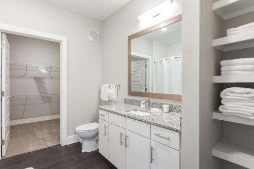 Stay Gia Modern 2 Bedroom Apartment At The Exchange