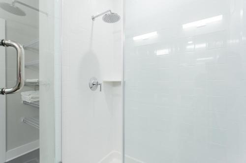 Stay Gia Modern 2 Bedroom Apartment At The Exchange
