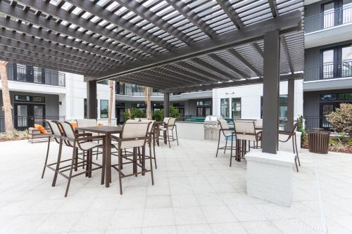 Stay Gia Modern 2 Bedroom Apartment At The Exchange
