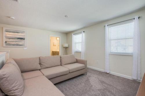 5 Bed Pool With Overflowing Spa In Champions Gate! Villa