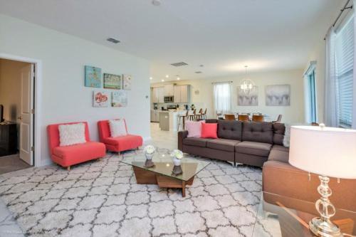 5 Bed Pool With Overflowing Spa In Champions Gate! Villa