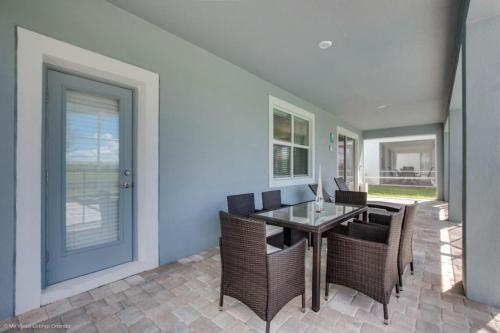 5 Bed Pool With Overflowing Spa In Champions Gate! Villa