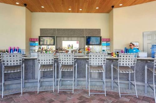Champion Gates Bar-restaurant-lazy River & More