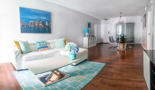 Dream Vacation Apartment Right On The Beach