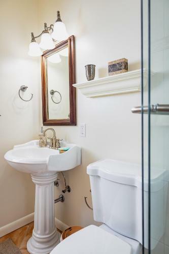 Charming Historical Paradise Home Close To Beach
