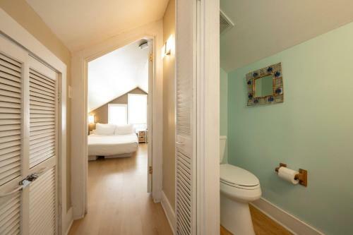 Almost Southernmost Too 3 Bedroom Home With Private Pool